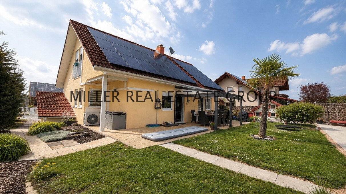 Privates Wohnresort in Altmannstein-Pondorf: Exklusives Einfamilienhaus mit Pool, Sauna, Grillkota, PV-Anlage, Speicher & großer Südwest-Terrasse! Privates Wohnresort in Altmannstein-Pondorf: Exklusives Einfamilienhaus mit Pool, Sauna, Grillkota, PV-Anlage, Speicher & großer Südwest-Terrasse!