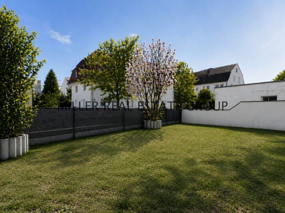 Exklusive Gartenwohnung in Ingolstadt mit Hauscharakter, großer Terrasse, Garage, zwei Stellplätzen & zusätzlichem Apartment-Bereich im Untergeschoss! Exklusive Gartenwohnung in Ingolstadt mit Hauscharakter, großer Terrasse, Garage, zwei Stellplätzen & zusätzlichem Apartment-Bereich im Untergeschoss!