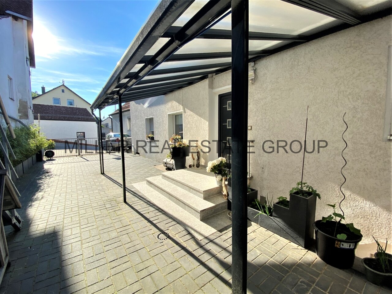 Modernisiertes Zweifamilienhaus mit zwei Wohneinheiten, Terrassen & Garten in ruhiger Lage von Altmannstein! Modernisiertes Zweifamilienhaus mit zwei Wohneinheiten, Terrassen & Garten in ruhiger Lage von Altmannstein!