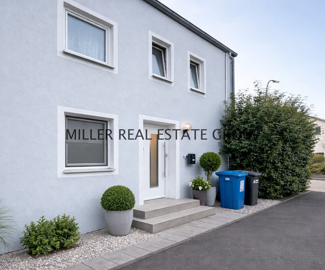 Modernisiertes Reiheneckhaus mit Garten, Terrasse, Balkon, Kamin, Photovoltaikanlage & Garage in ruhiger Lage von Ingolstadt-Süd! Modernisiertes Reiheneckhaus mit Garten, Terrasse, Balkon, Kamin, Photovoltaikanlage & Garage in ruhiger Lage von Ingolstadt-Süd!