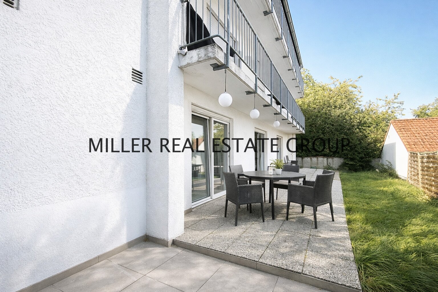Top Kapitalanlage in Ingolstadt: Modernisiertes Mehrfamilienhaus mit 4 Wohnungen, Dachterrasse, Garten & Garagen! Top Kapitalanlage in Ingolstadt: Modernisiertes Mehrfamilienhaus mit 4 Wohnungen, Dachterrasse, Garten & Garagen!