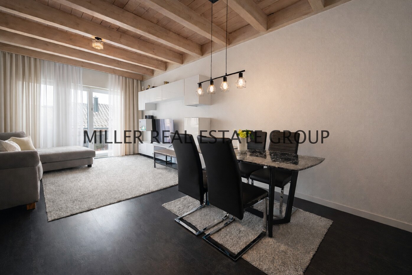 Exklusive Maisonette-Wohnung mit 5 Zimmern, Balkon und zwei Stellplätzen in begehrter Lage von Kösching bei Ingolstadt! Exklusive Maisonette-Wohnung mit 5 Zimmern, Balkon und zwei Stellplätzen in begehrter Lage von Kösching bei Ingolstadt!
